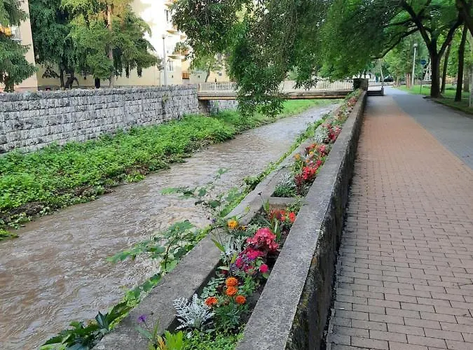 Eszterlanc *